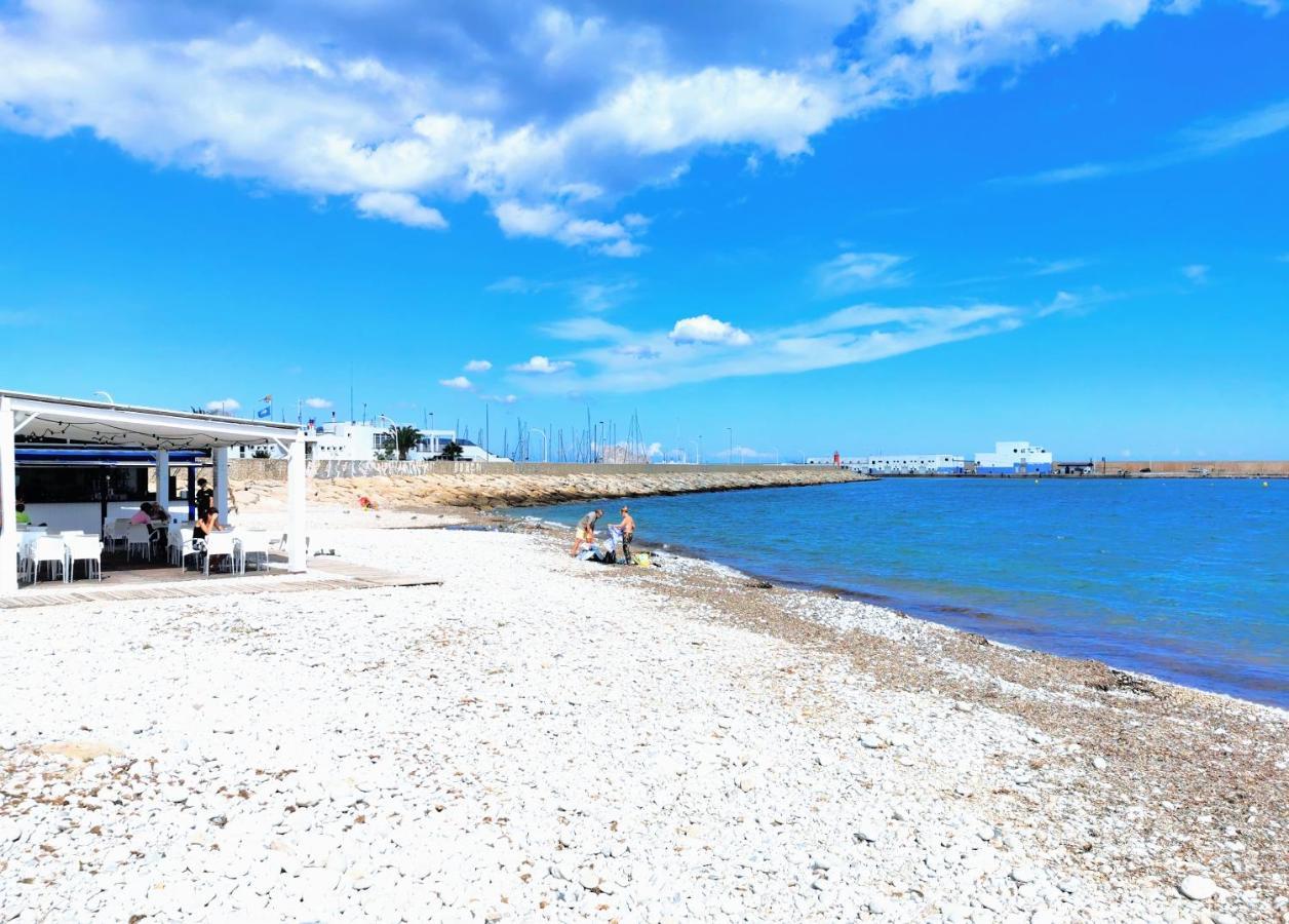 Happy Beachfront Apartment Алтеа Екстериор снимка
