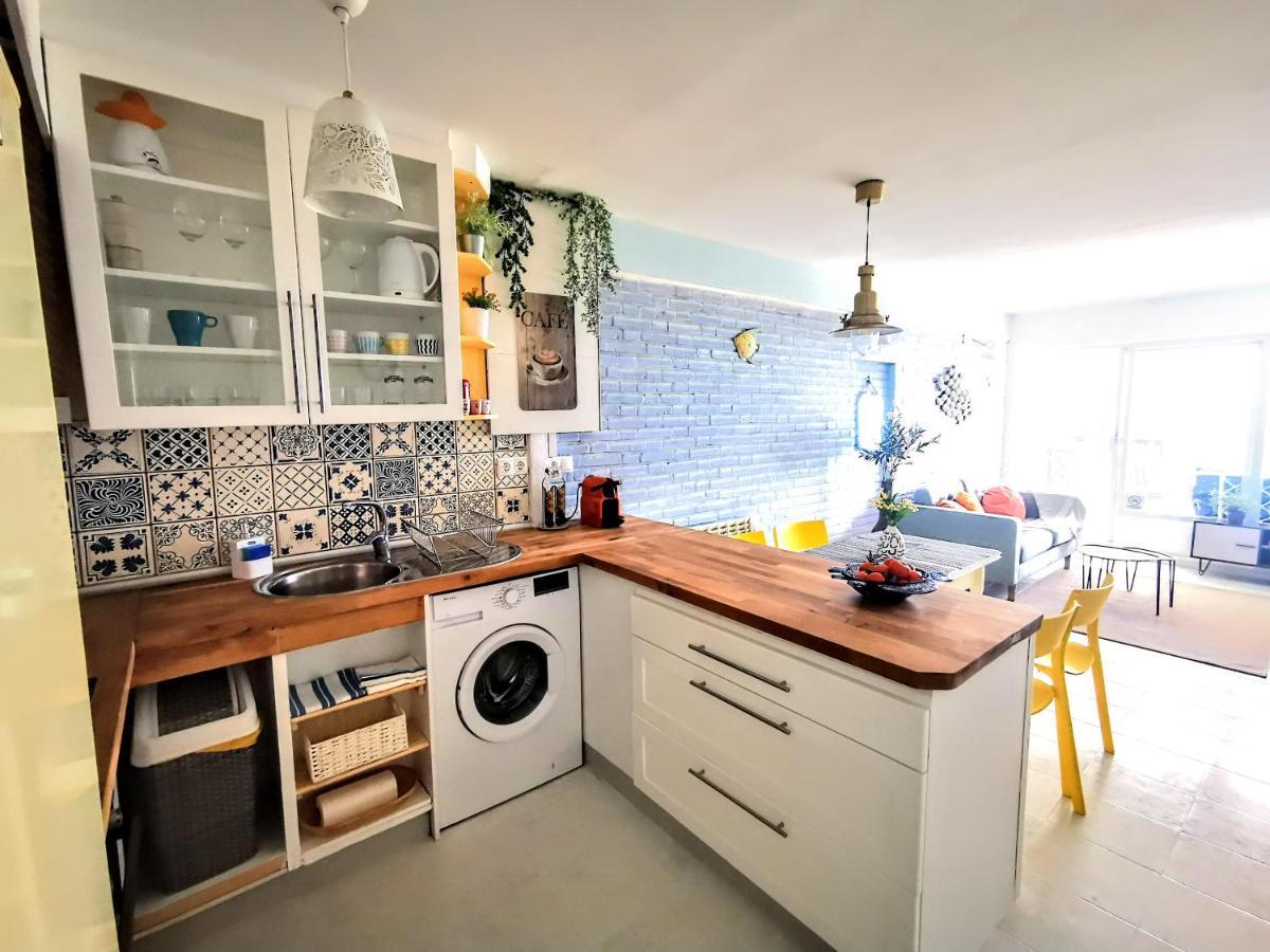 Happy Beachfront Apartment Алтеа Екстериор снимка
