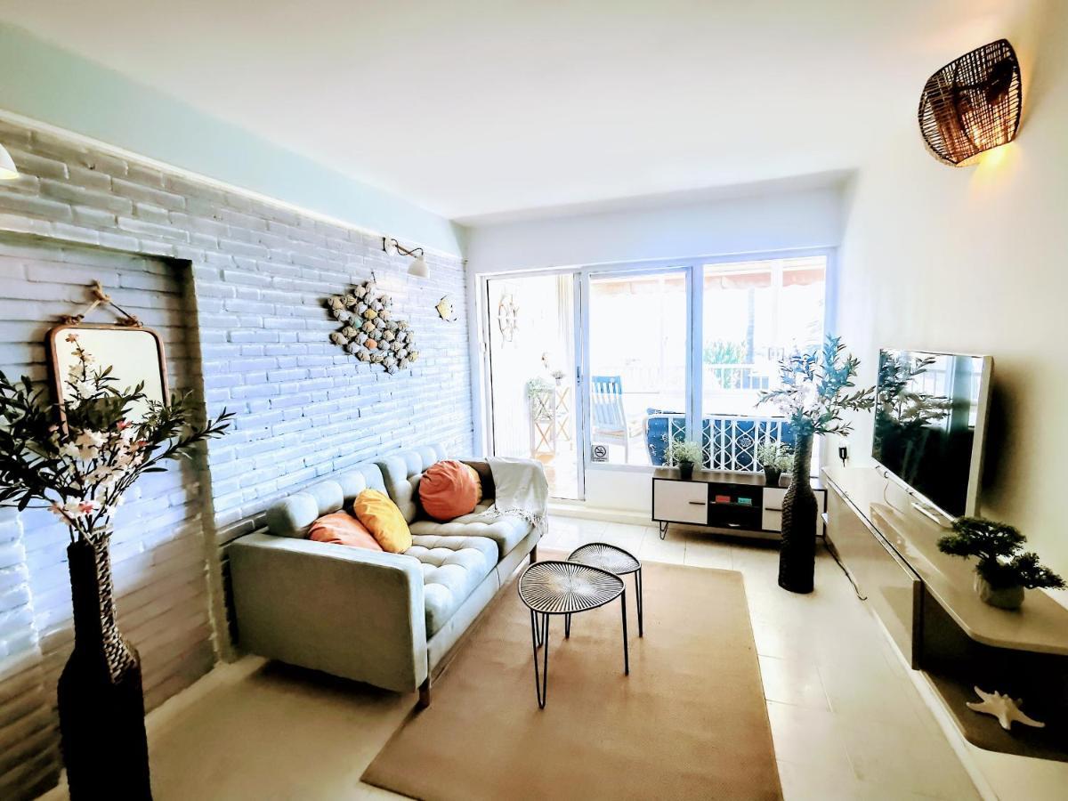 Happy Beachfront Apartment Алтеа Екстериор снимка