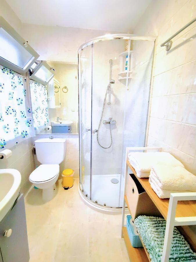 Happy Beachfront Apartment Алтеа Екстериор снимка