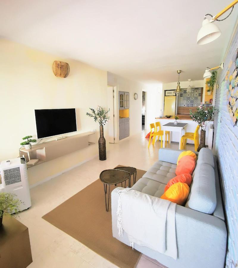 Happy Beachfront Apartment Алтеа Екстериор снимка